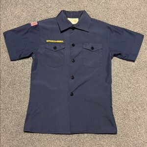 Cub Scout/Boy Official Navy Blue Short Sleeve Button-Up Shirt  size youth medium